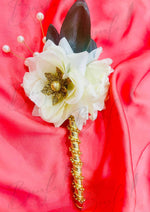 Load image into Gallery viewer, Golden Elegance Nikkah Pen Adorned with Pearls and White Roses PEN-09