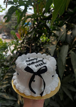 Load image into Gallery viewer, White Cake with Black Bow | GC-084
