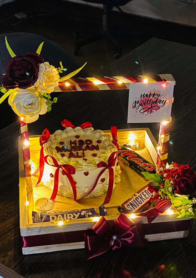 Cake Gift Tray with Chocolates | CBT-002