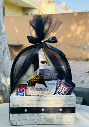 Luxury Black Gift Basket with Premium Treats | GB-085