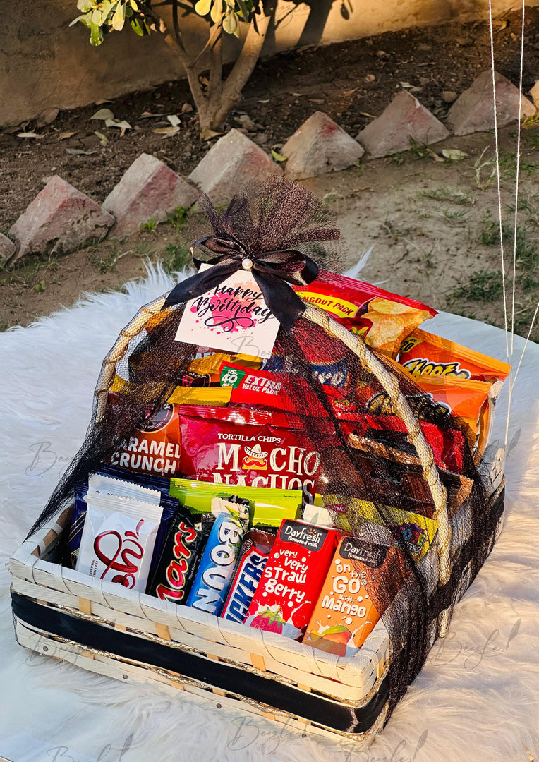 The Heartfelt Delight Snack Basket | GB-040