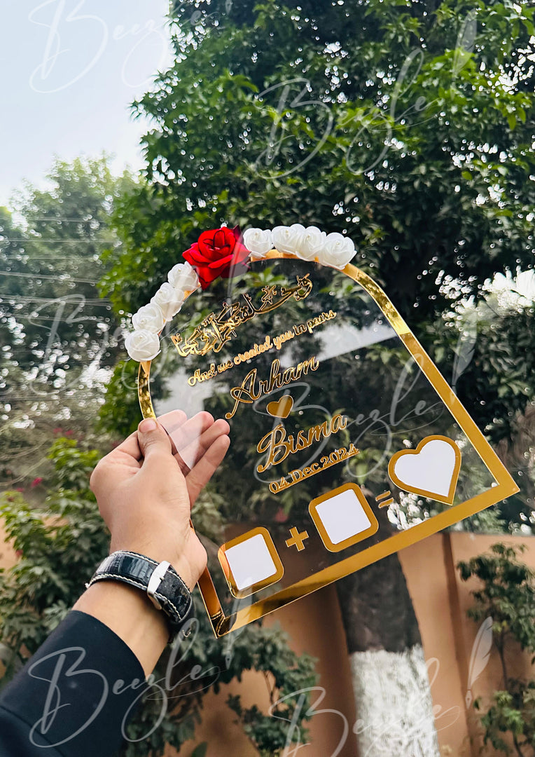 The Beautiful Nikah Acrylic Thumb Board Decorated With White & Red Roses | NAF-019