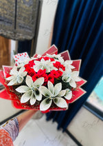 Load image into Gallery viewer, 500 Rupee Note Bouquet with Red Roses | BCG-111
