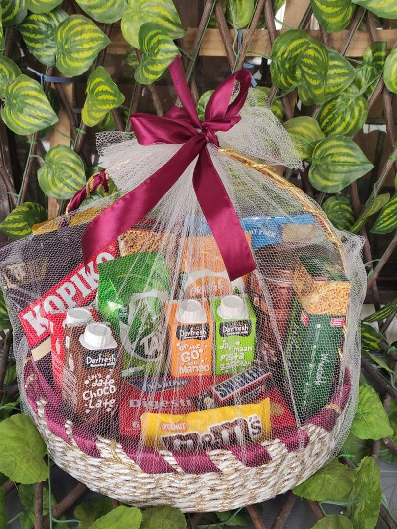 Ultimate Snack Delight Basket | GB-017