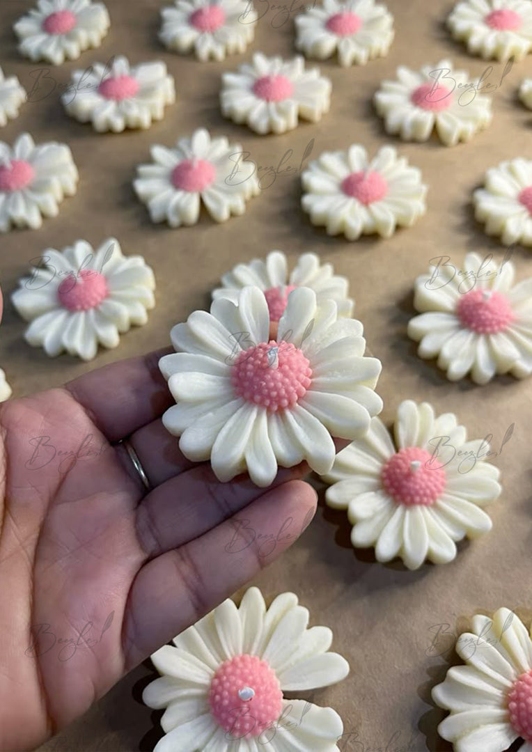Daisy Candles with Pink Centre | SCDS-010