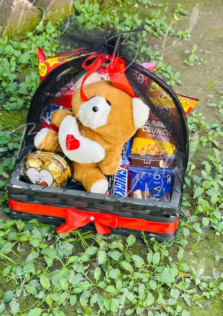 Cuddles & Treats Gift Basket | GB-048