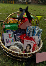 Load image into Gallery viewer, Eid Gift Basket with Snacks &amp; Jhumka Card | GB-169
