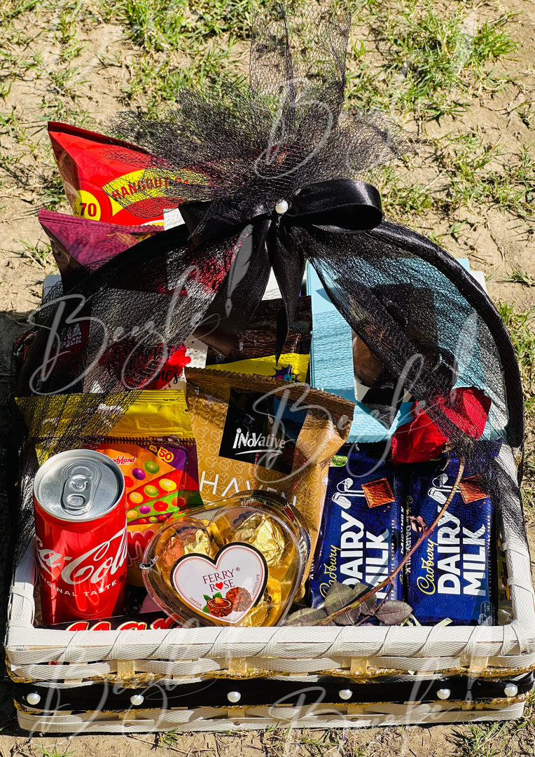 Deluxe Black & Gold Gift Basket | GB-049