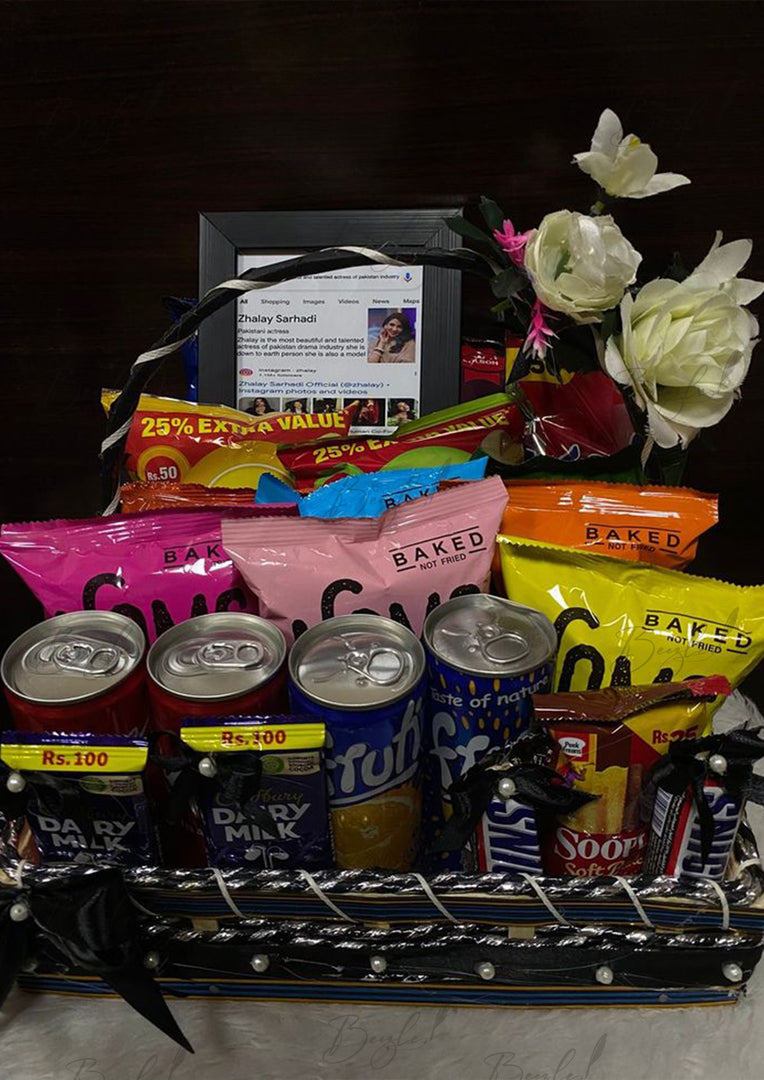Black Celebration Snack Basket with Drinks | GB-172
