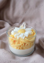 Load image into Gallery viewer, Pretty Whipped Daisy Glass Candle | SCDS-017
