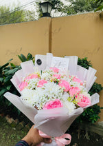 Load image into Gallery viewer, Gentle Roses Bouquet Gift | BCG-235
