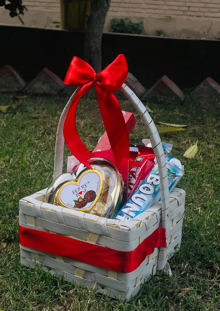 Valentine's Sweetheart Basket | GB-122