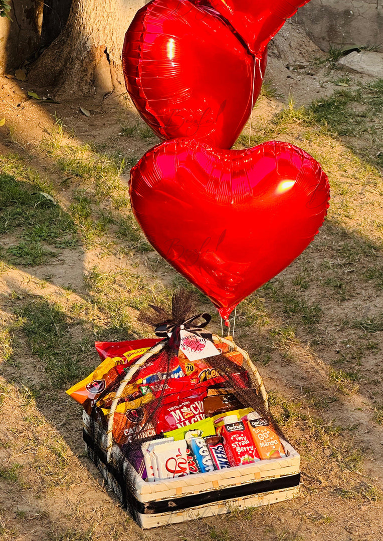 The Heartfelt Delight Snack Basket | GB-040