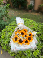 Load image into Gallery viewer, Yellow sunflower bouquet with white baby's breath flowers