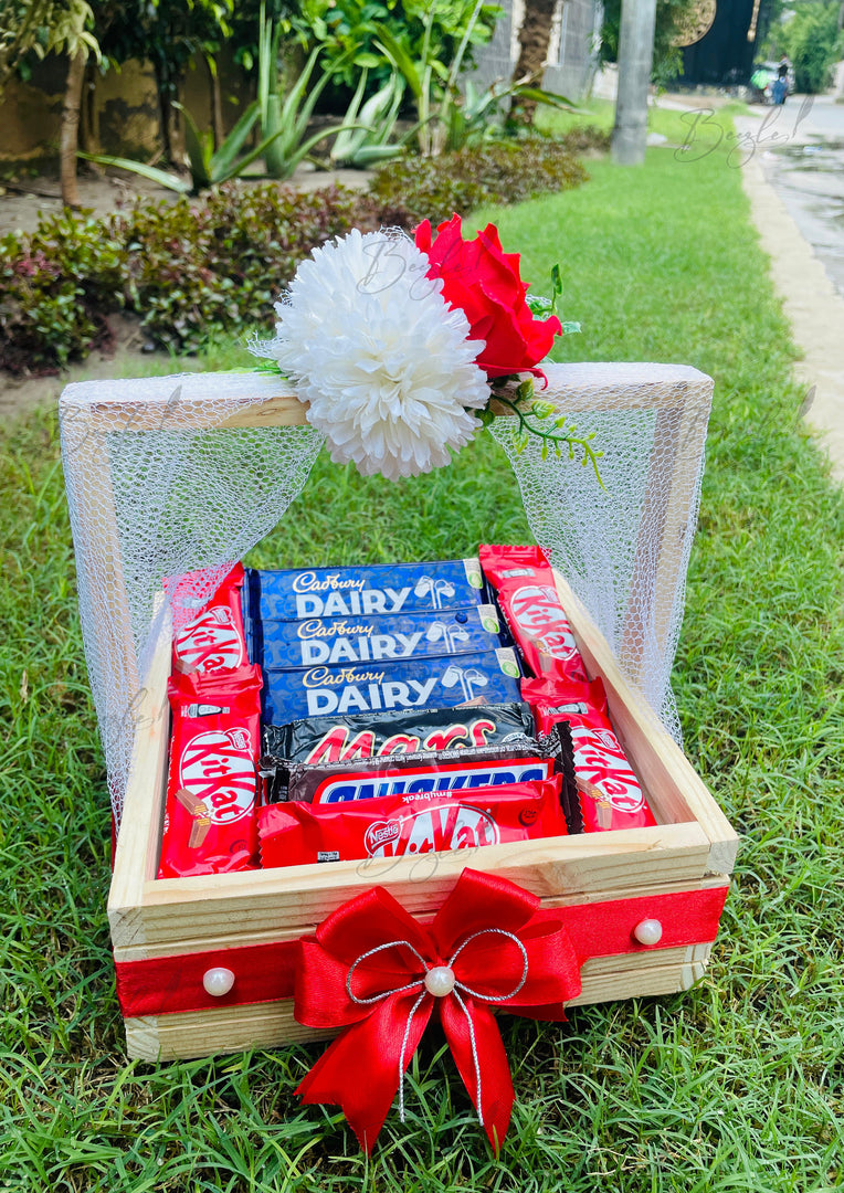 Chocolate Gift Tray – Red Bow & Floral Mesh Wrap | GB-184