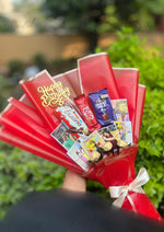 Load image into Gallery viewer, Personalized Bride to Be Chocolate Gift Bouquet with Photos | BCG-021
