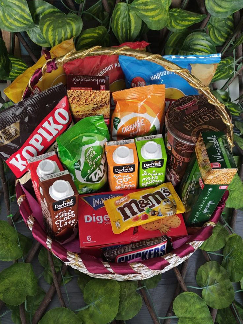 Ultimate Snack Delight Basket | GB-017