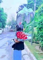 Load image into Gallery viewer, Flora Velvet | Premium Red Rose Bouquet with Balloons
